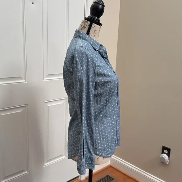 EUC J. Crew Chambray button down shirt in size PS - Picture 3 of 8